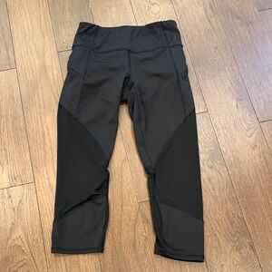 Athleta Mesh Contender Capri Size XS Black